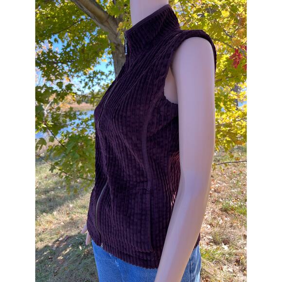 Cozy Corduroy Burgundy Woolrich Vest - Picture 4 of 6